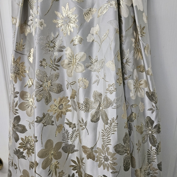 Mac Duggal Brocade Strapless White Golden Floral High Low Gown 49619 SZ 6 NWT - Picture 5 of 13